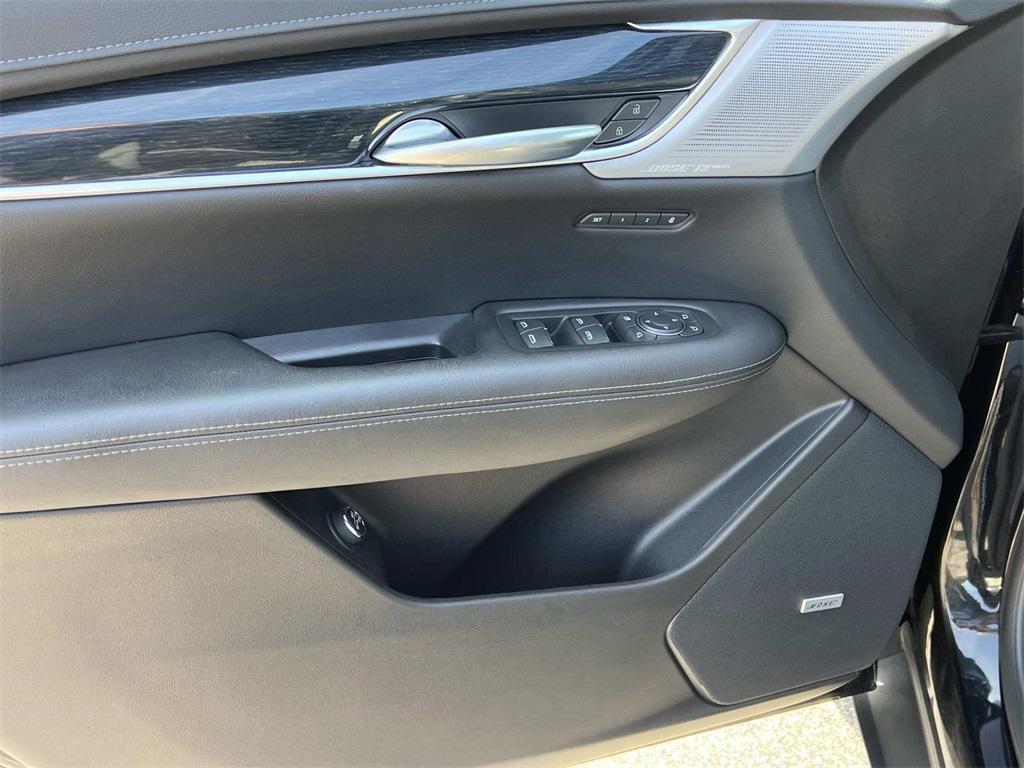 used 2024 Cadillac XT5 car, priced at $41,498