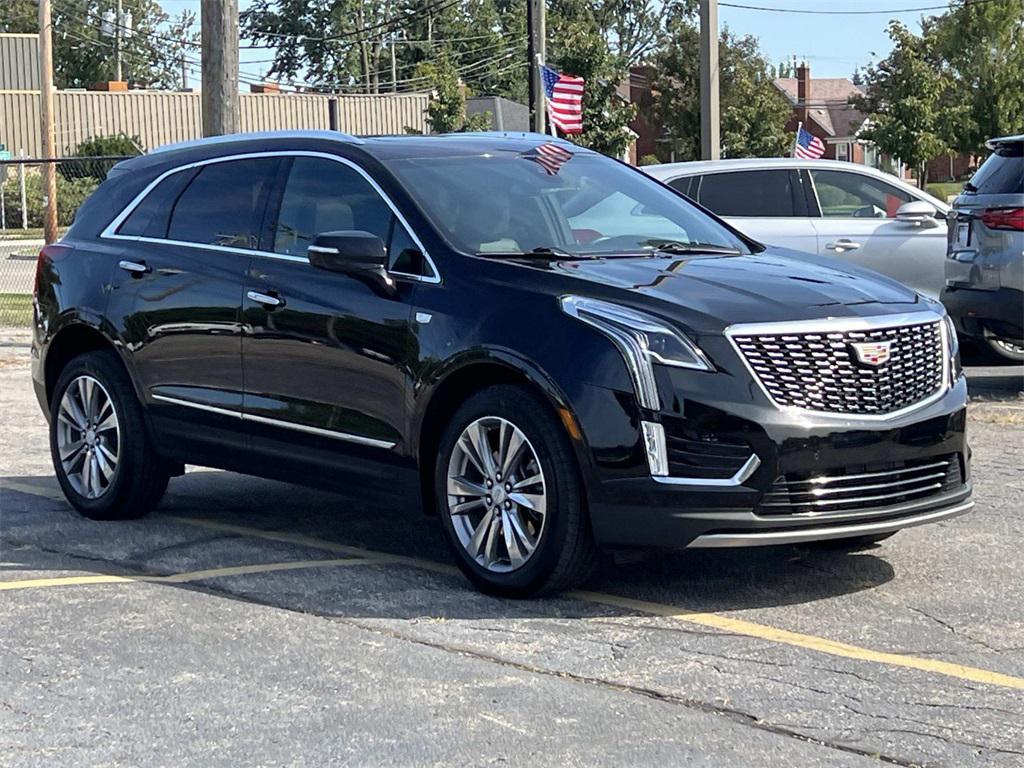 used 2024 Cadillac XT5 car, priced at $41,498