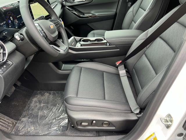 new 2025 Chevrolet Equinox car, priced at $30,242