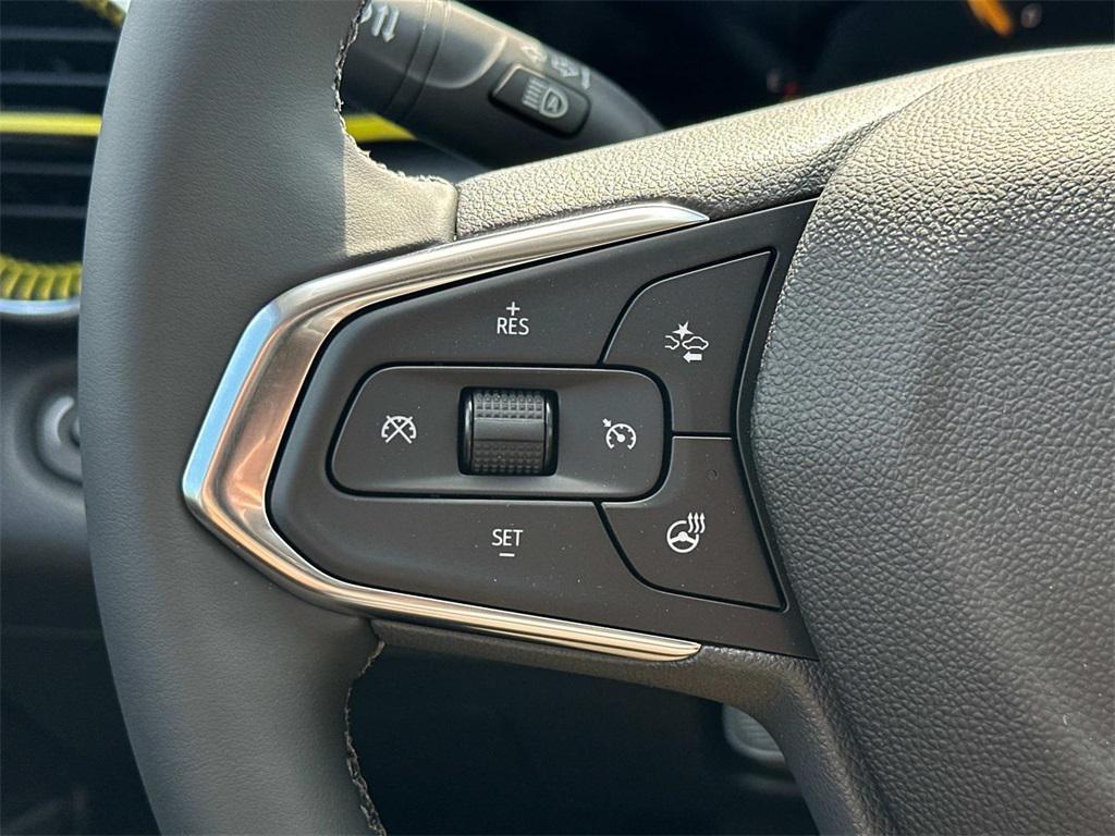 new 2025 Chevrolet Trax car, priced at $23,454