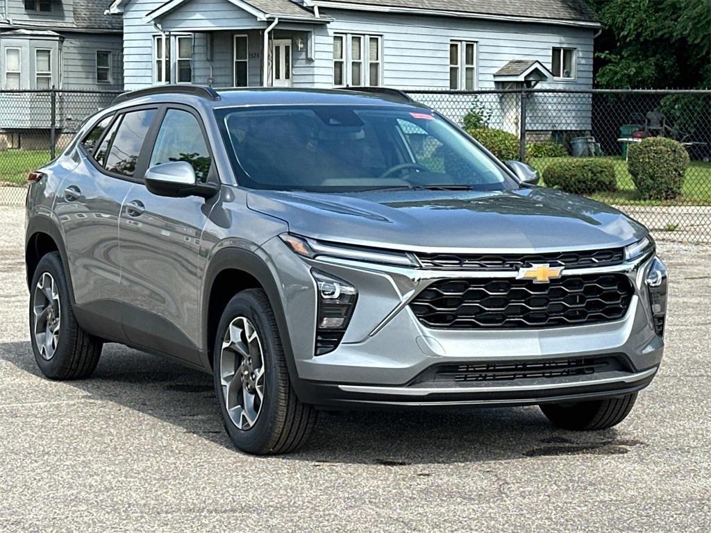 new 2025 Chevrolet Trax car, priced at $23,454