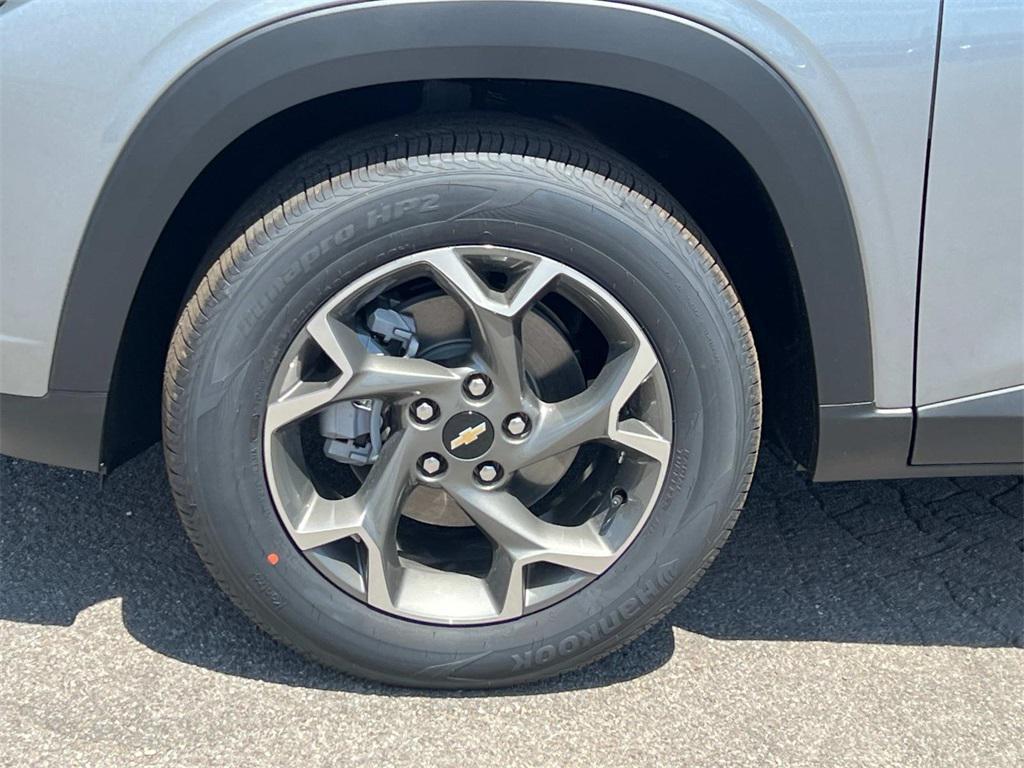 new 2025 Chevrolet Trax car, priced at $23,454