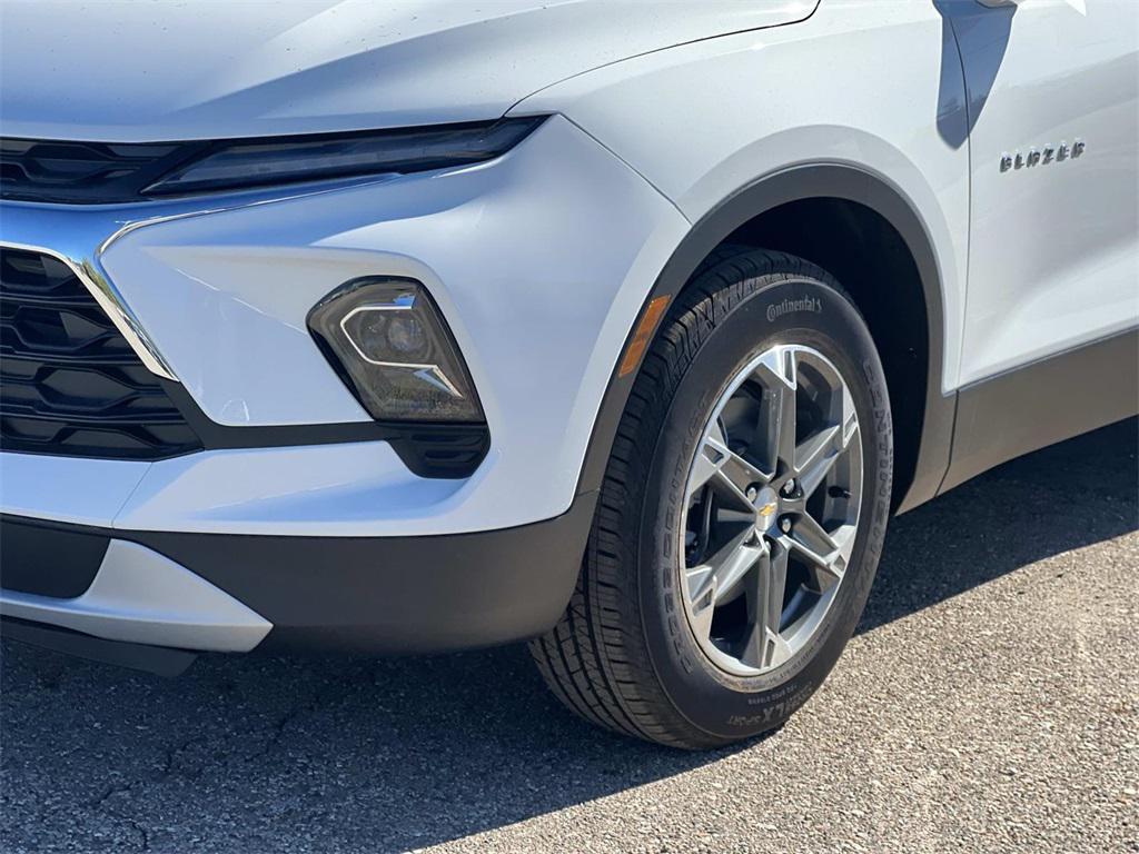 new 2025 Chevrolet Blazer car, priced at $35,417