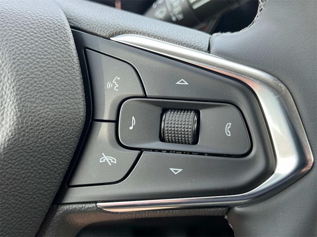 new 2025 Chevrolet Trax car, priced at $23,454