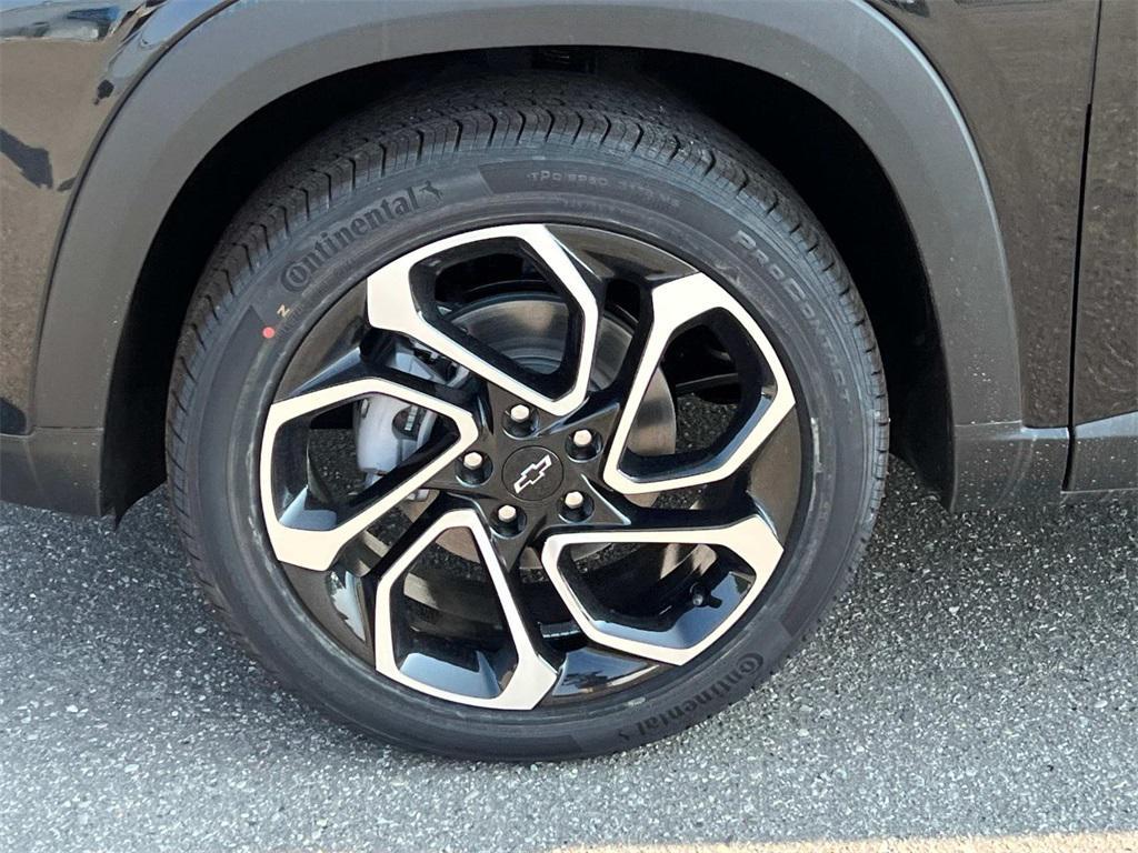 new 2025 Chevrolet Trax car, priced at $26,076