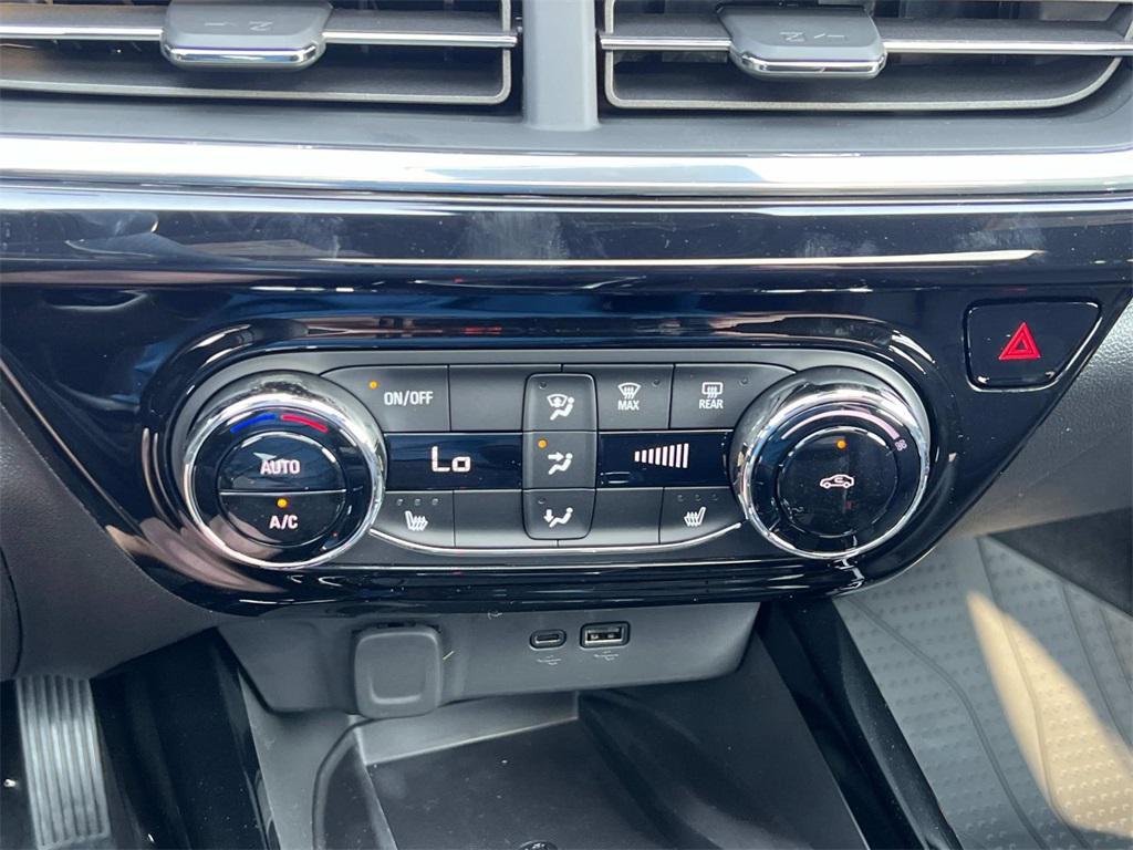 new 2025 Chevrolet Trax car, priced at $26,076