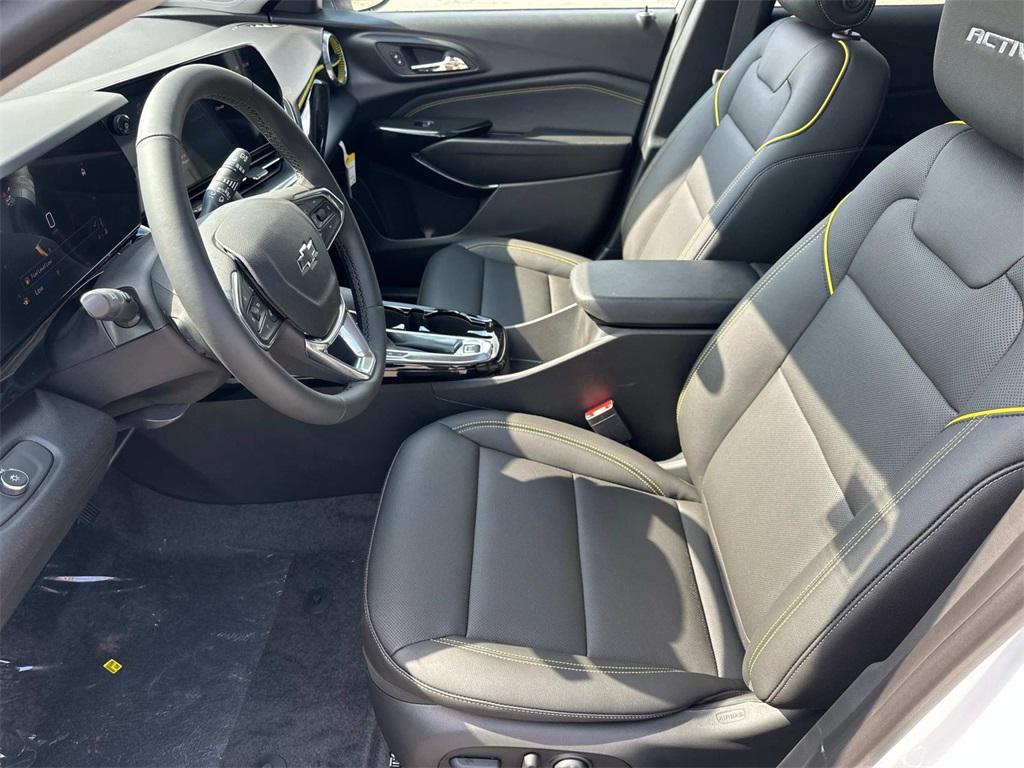 new 2025 Chevrolet Trax car, priced at $26,076