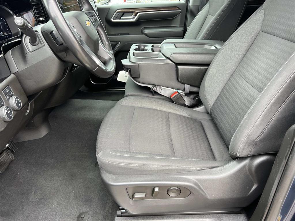 used 2022 Chevrolet Silverado 1500 car, priced at $33,348