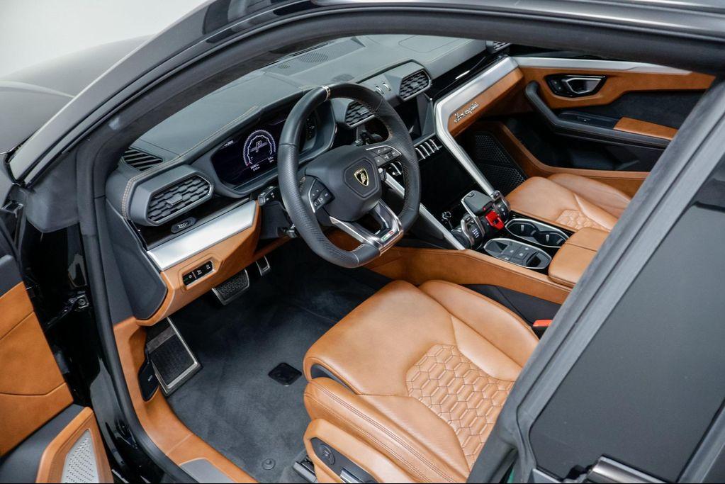 used 2019 Lamborghini Urus car, priced at $179,995