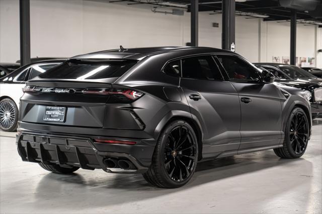 used 2021 Lamborghini Urus car, priced at $229,995