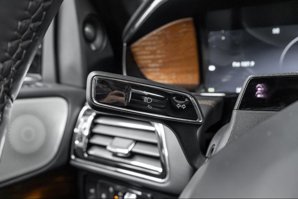 used 2022 Lincoln Navigator car, priced at $63,995