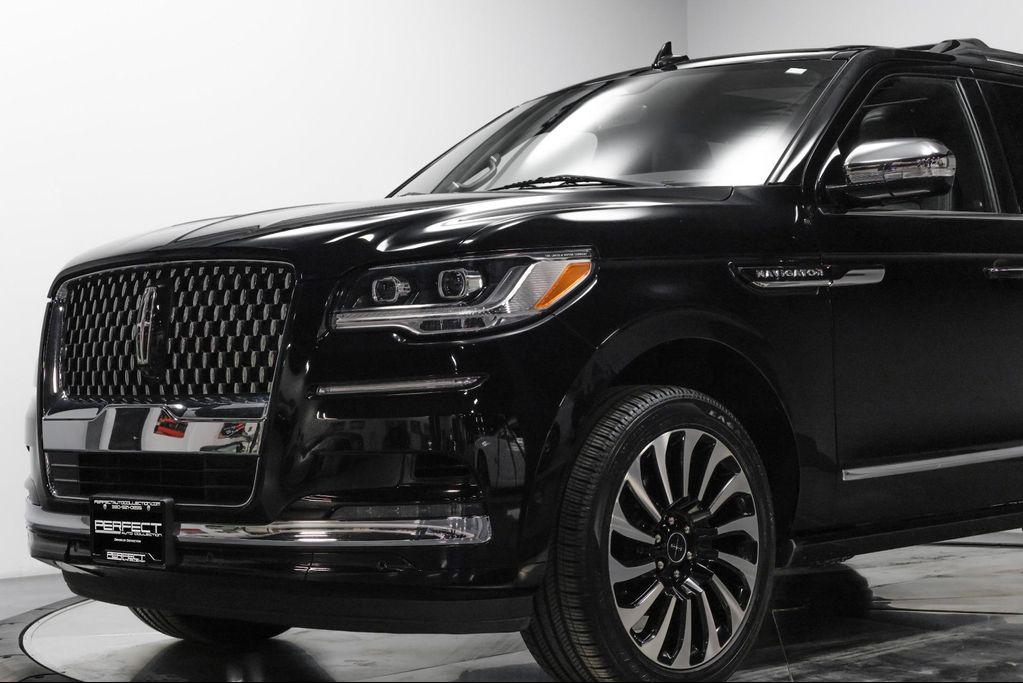 used 2022 Lincoln Navigator car, priced at $63,995