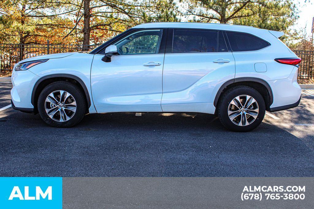 used 2022 Toyota Highlander car, priced at $30,920