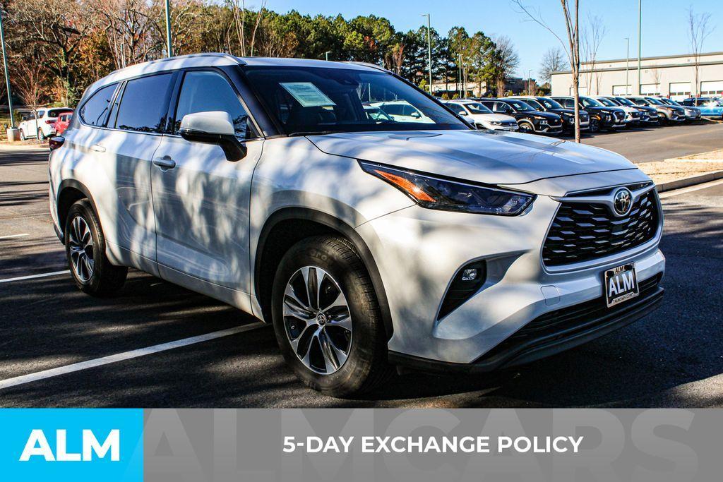 used 2022 Toyota Highlander car, priced at $30,920