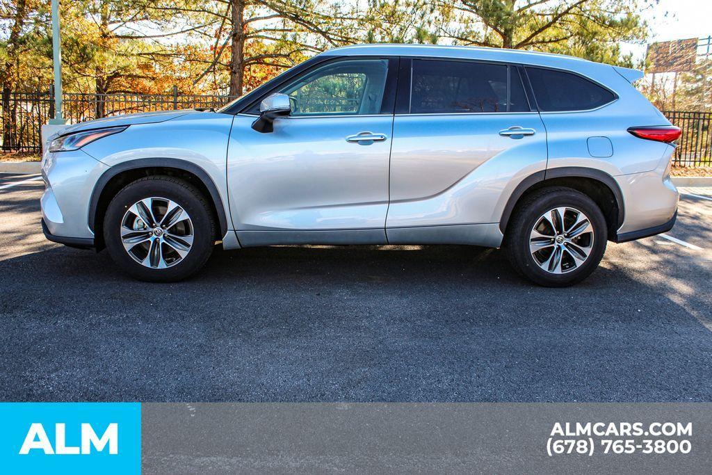 used 2021 Toyota Highlander car, priced at $29,420