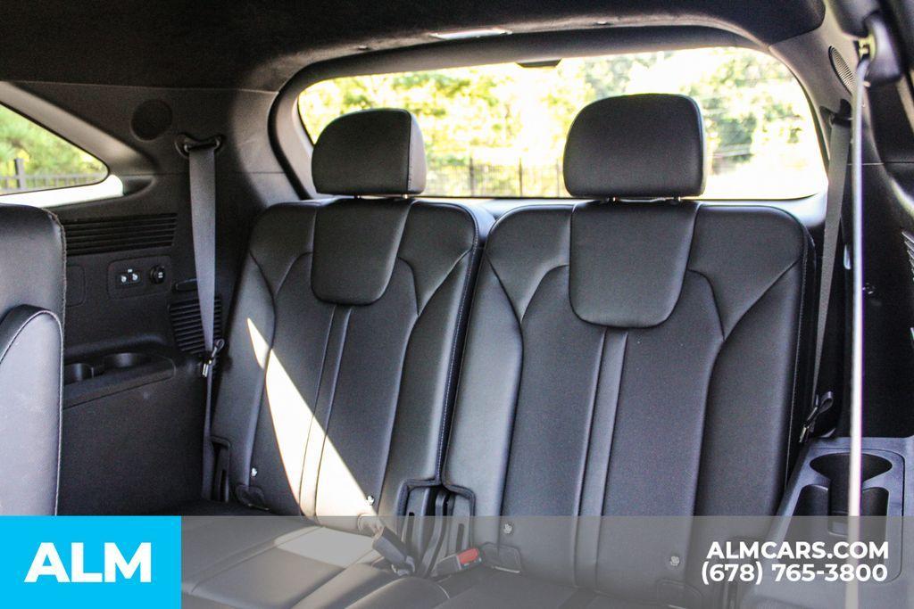 used 2024 Kia Sorento car, priced at $38,420