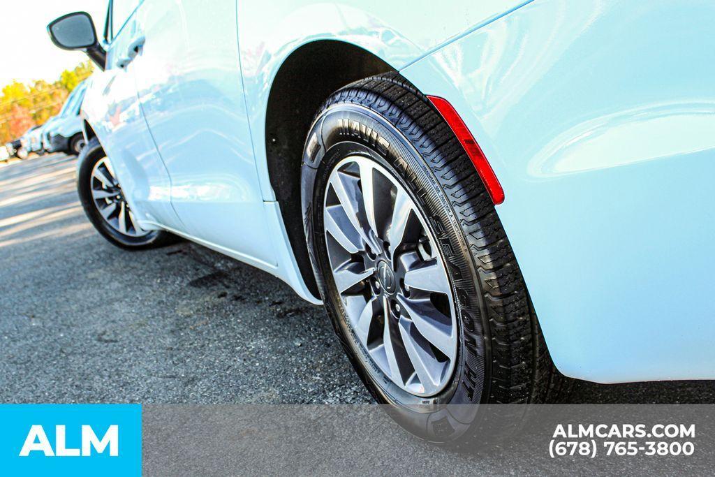 used 2024 Chrysler Pacifica Hybrid car, priced at $27,920