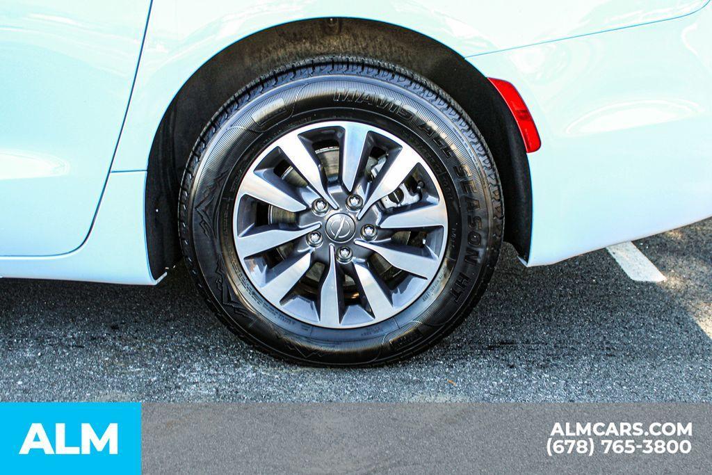 used 2024 Chrysler Pacifica Hybrid car, priced at $27,920