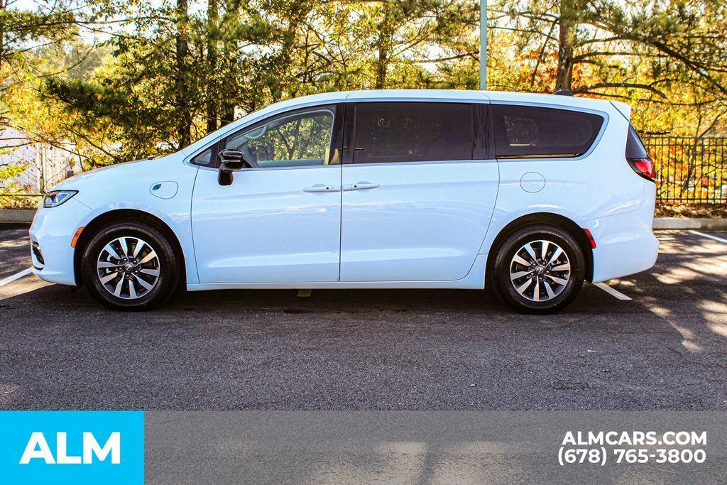 used 2024 Chrysler Pacifica Hybrid car, priced at $27,920