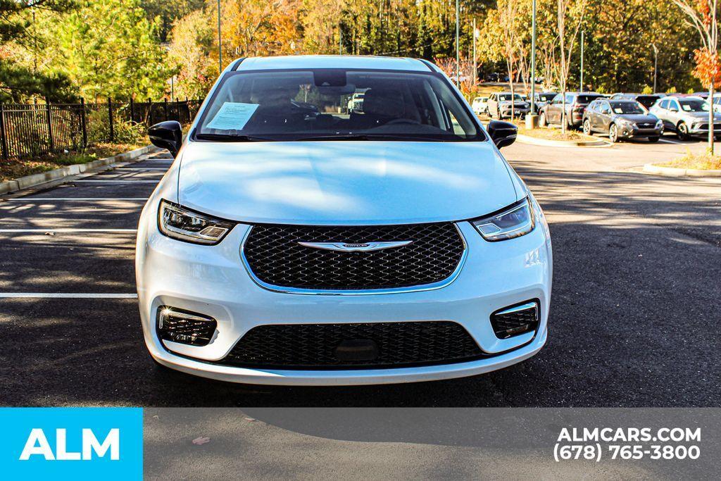 used 2024 Chrysler Pacifica Hybrid car, priced at $27,920