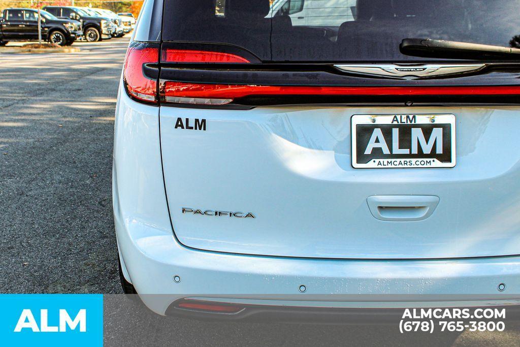 used 2024 Chrysler Pacifica Hybrid car, priced at $27,920
