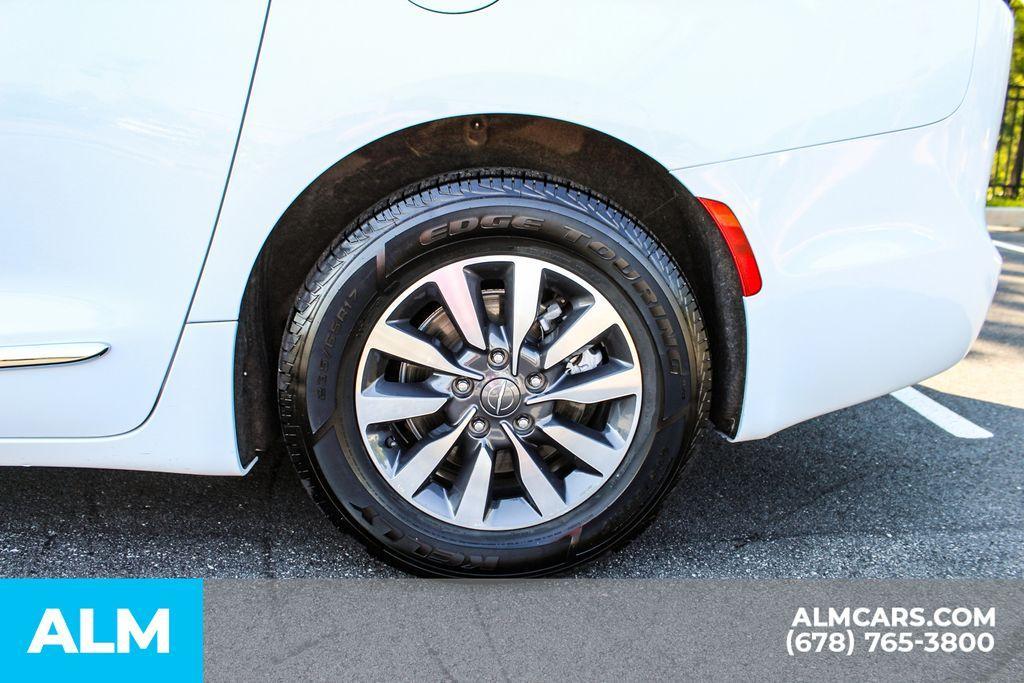 used 2023 Chrysler Pacifica Hybrid car, priced at $26,420