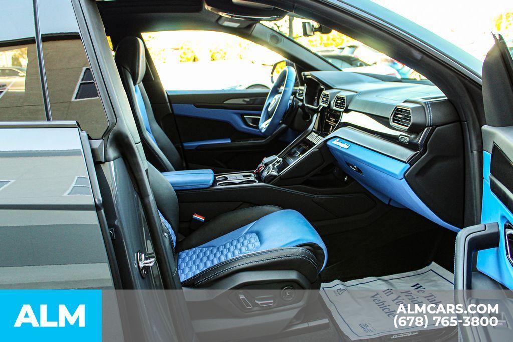 used 2022 Lamborghini Urus car, priced at $192,960