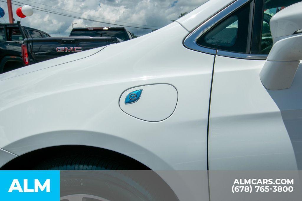 used 2021 Chrysler Pacifica Hybrid car, priced at $22,920