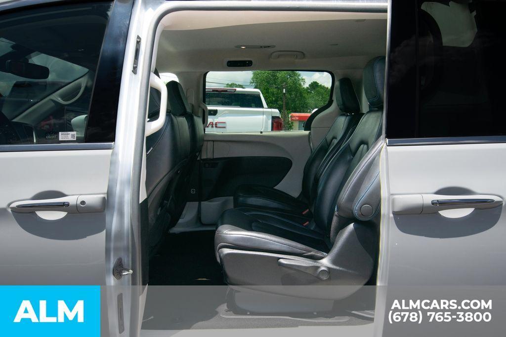 used 2021 Chrysler Pacifica Hybrid car, priced at $22,920