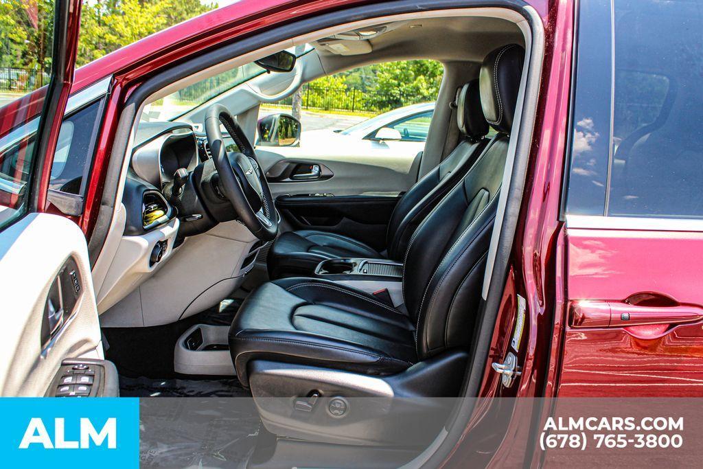 used 2023 Chrysler Pacifica car, priced at $20,120