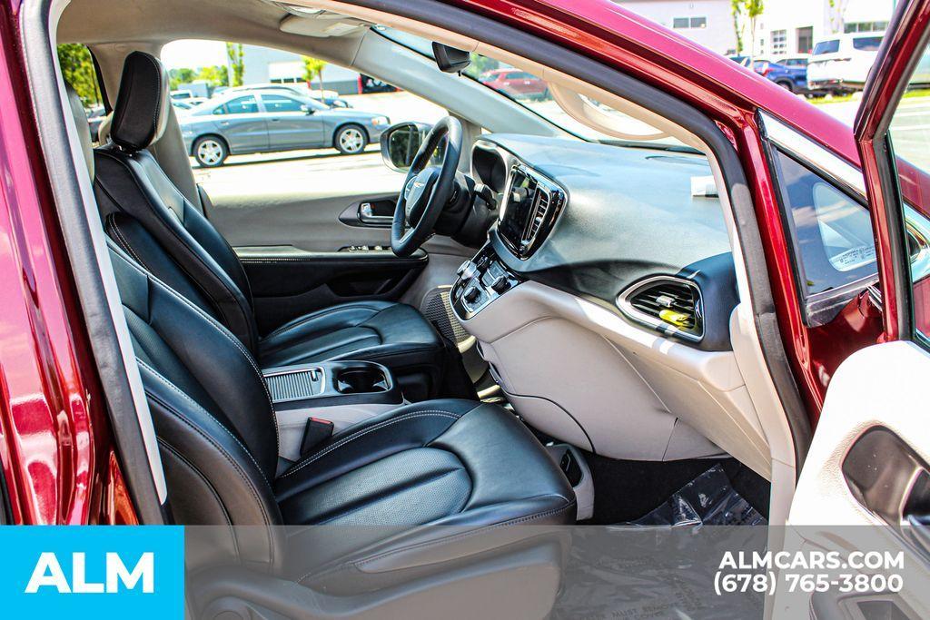 used 2023 Chrysler Pacifica car, priced at $20,120
