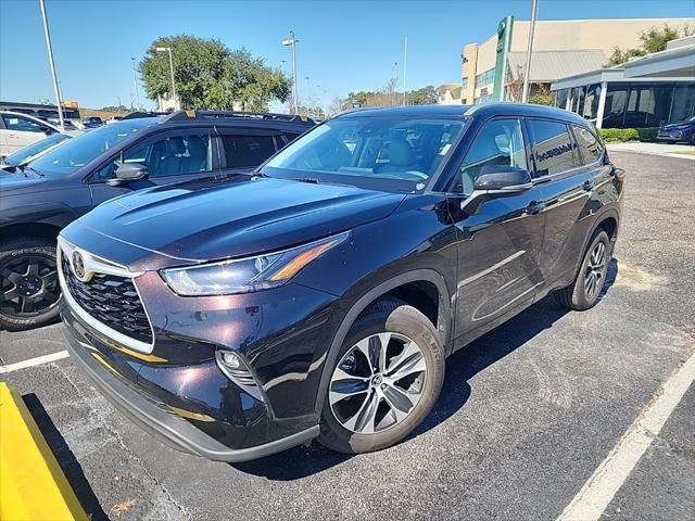 used 2022 Toyota Highlander car, priced at $35,000