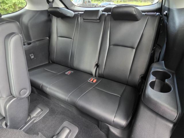 used 2020 Toyota Highlander car, priced at $34,555