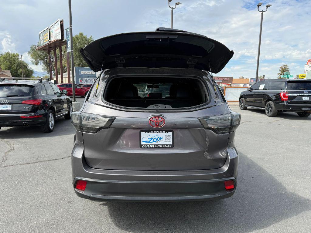 used 2016 Toyota Highlander car, priced at $16,490