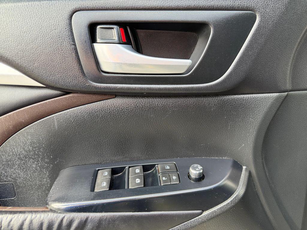 used 2016 Toyota Highlander car, priced at $16,490