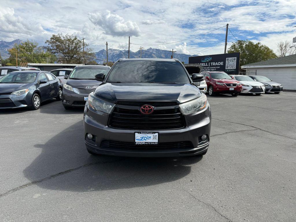 used 2016 Toyota Highlander car, priced at $16,490