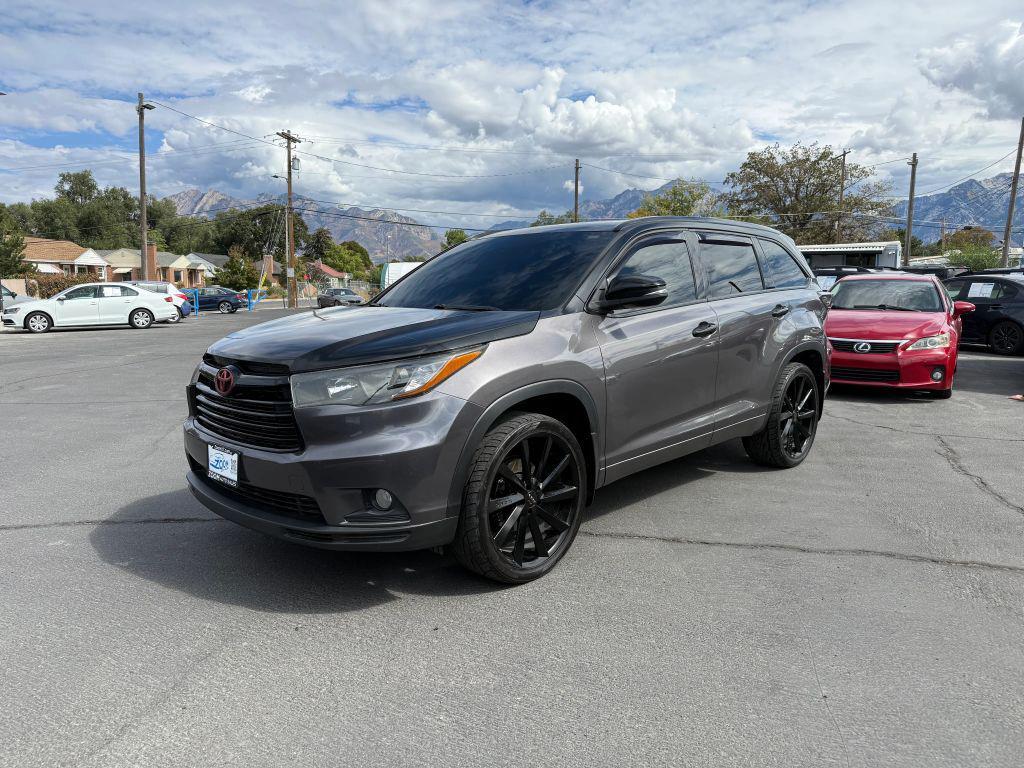 used 2016 Toyota Highlander car, priced at $16,490