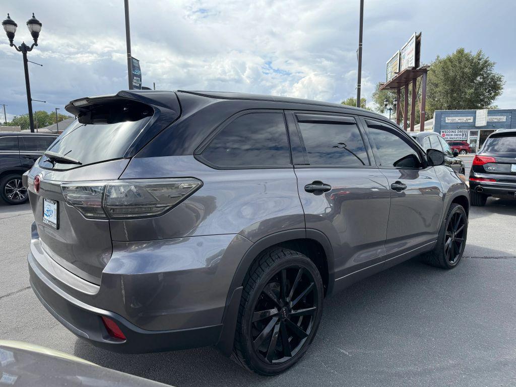 used 2016 Toyota Highlander car, priced at $16,490
