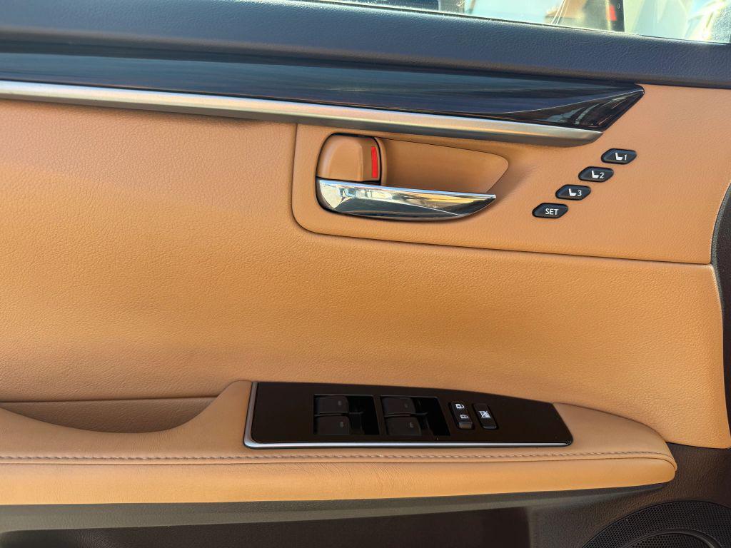 used 2016 Lexus ES 350 car, priced at $17,490