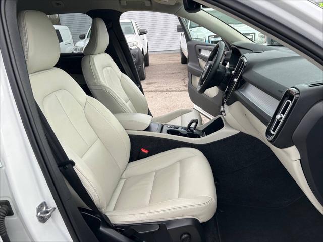 used 2022 Volvo XC40 car, priced at $18,995