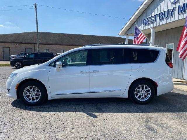 used 2017 Chrysler Pacifica car, priced at $11,995