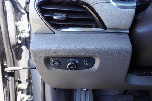 used 2021 Chevrolet Traverse car, priced at $28,977