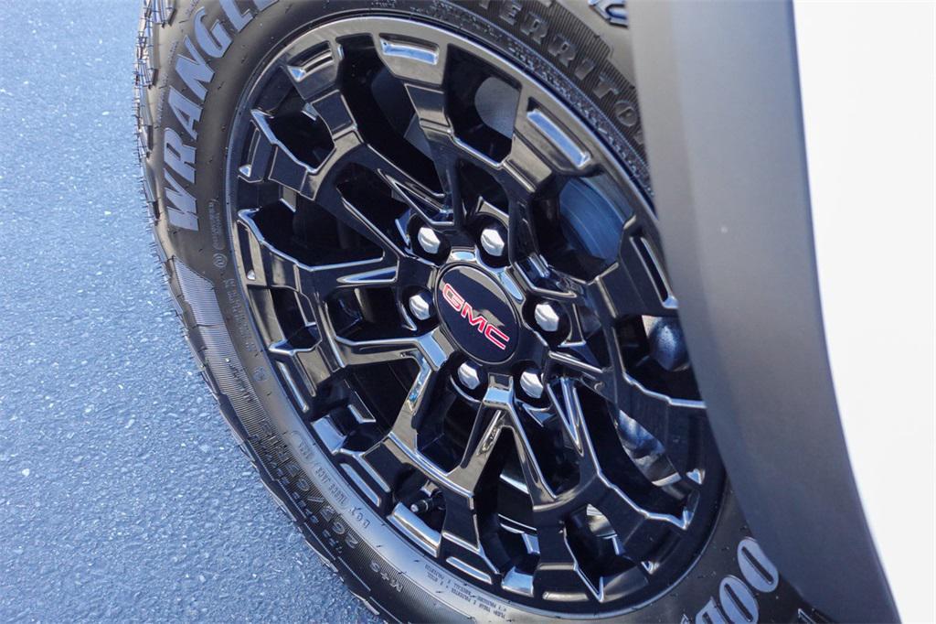 new 2026 GMC Canyon car, priced at $45,085