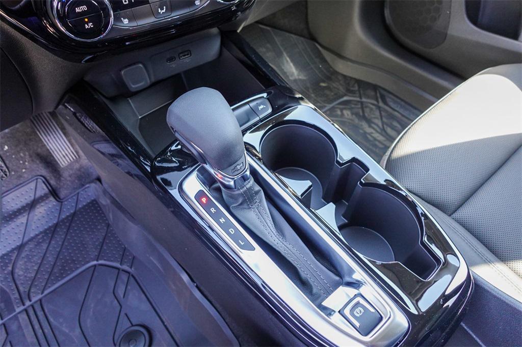 new 2025 Chevrolet Trax car, priced at $26,877