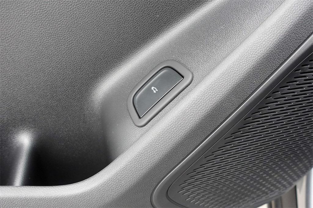 new 2026 Chevrolet Traverse car, priced at $52,620