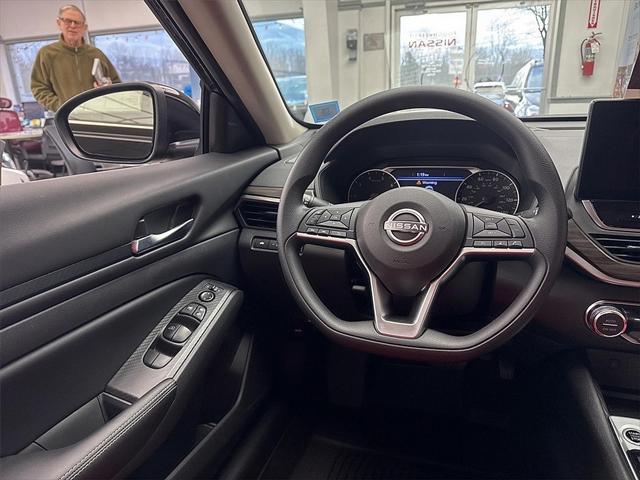 new 2025 Nissan Altima car, priced at $31,965