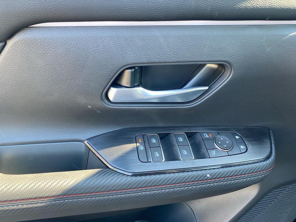 new 2025 Nissan Kicks car, priced at $29,091