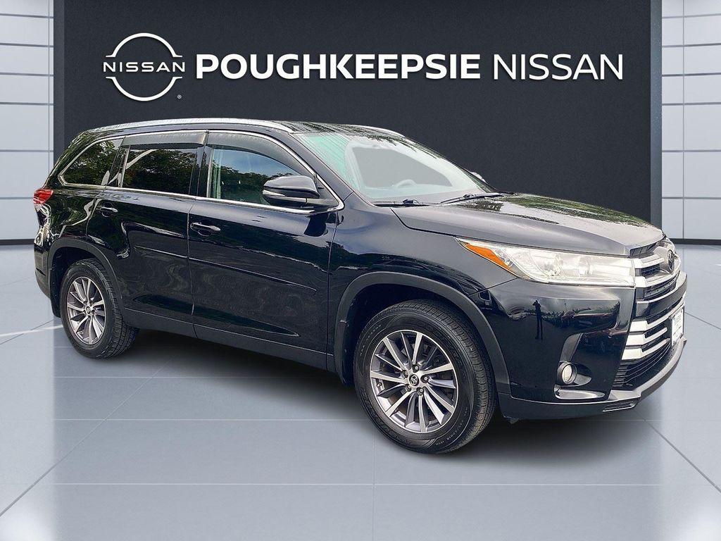 used 2019 Toyota Highlander car, priced at $21,299