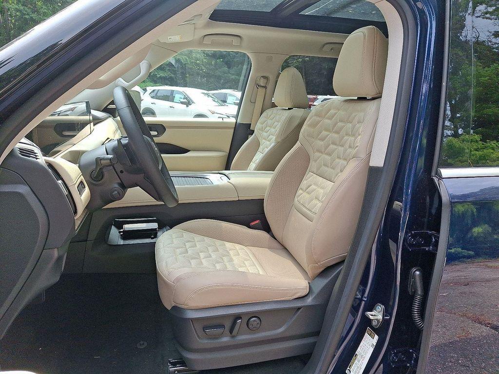 new 2025 Nissan Armada car, priced at $72,555