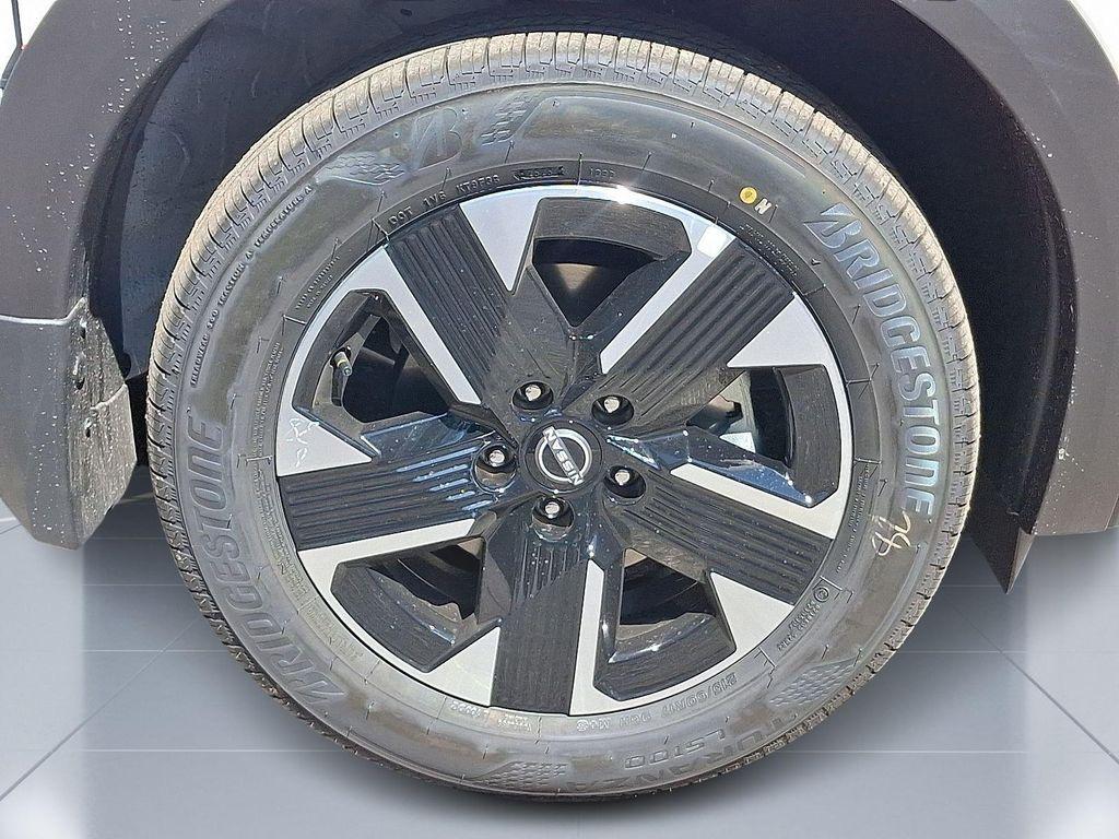 new 2025 Nissan Kicks car, priced at $28,961